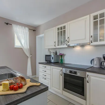 5 Star Luxury With Wellness And Sea View