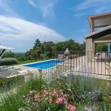 Villa 5 Star Luxury With Wellness And Sea View Strpacici
