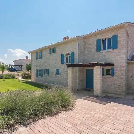 5 Star Luxury With Wellness And Sea View Vila