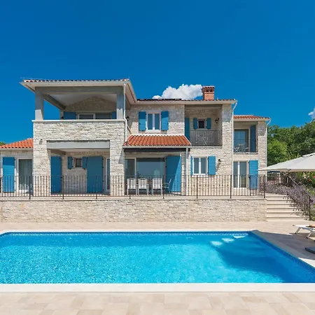 5 Star Luxury With Wellness And Sea View Vila