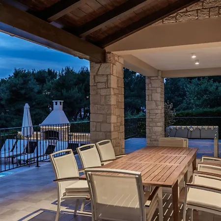 5 Star Luxury With Wellness And Sea View