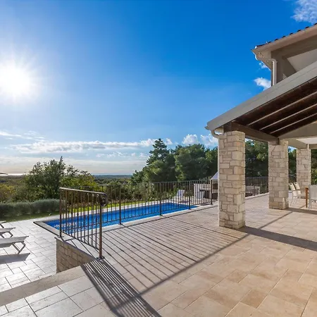 5 Star Luxury With Wellness And Sea View Strpacici