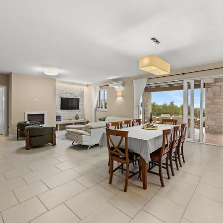 5 Star Luxury With Wellness And Sea View